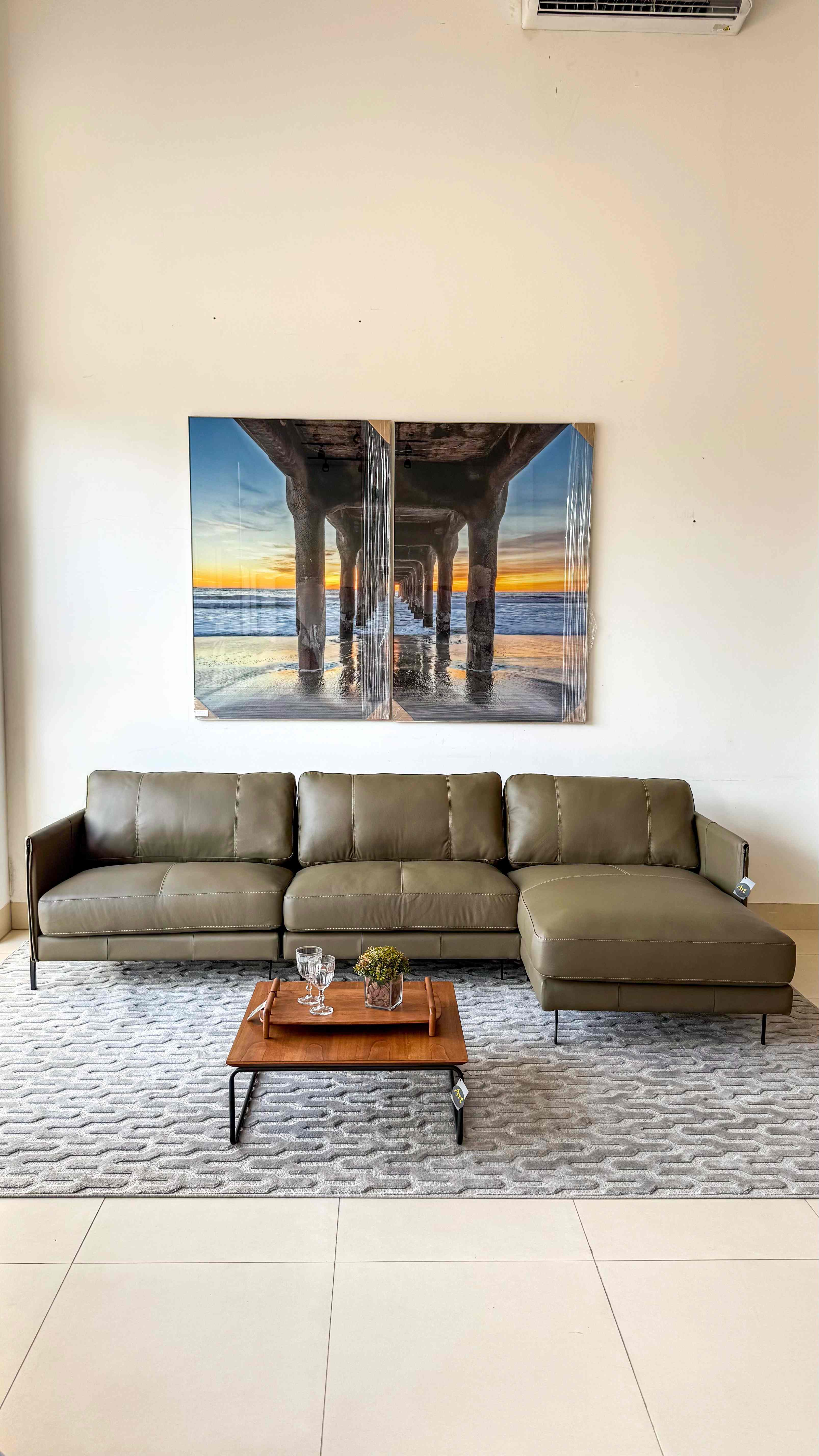 Sofá de Couro com Chaise Verde