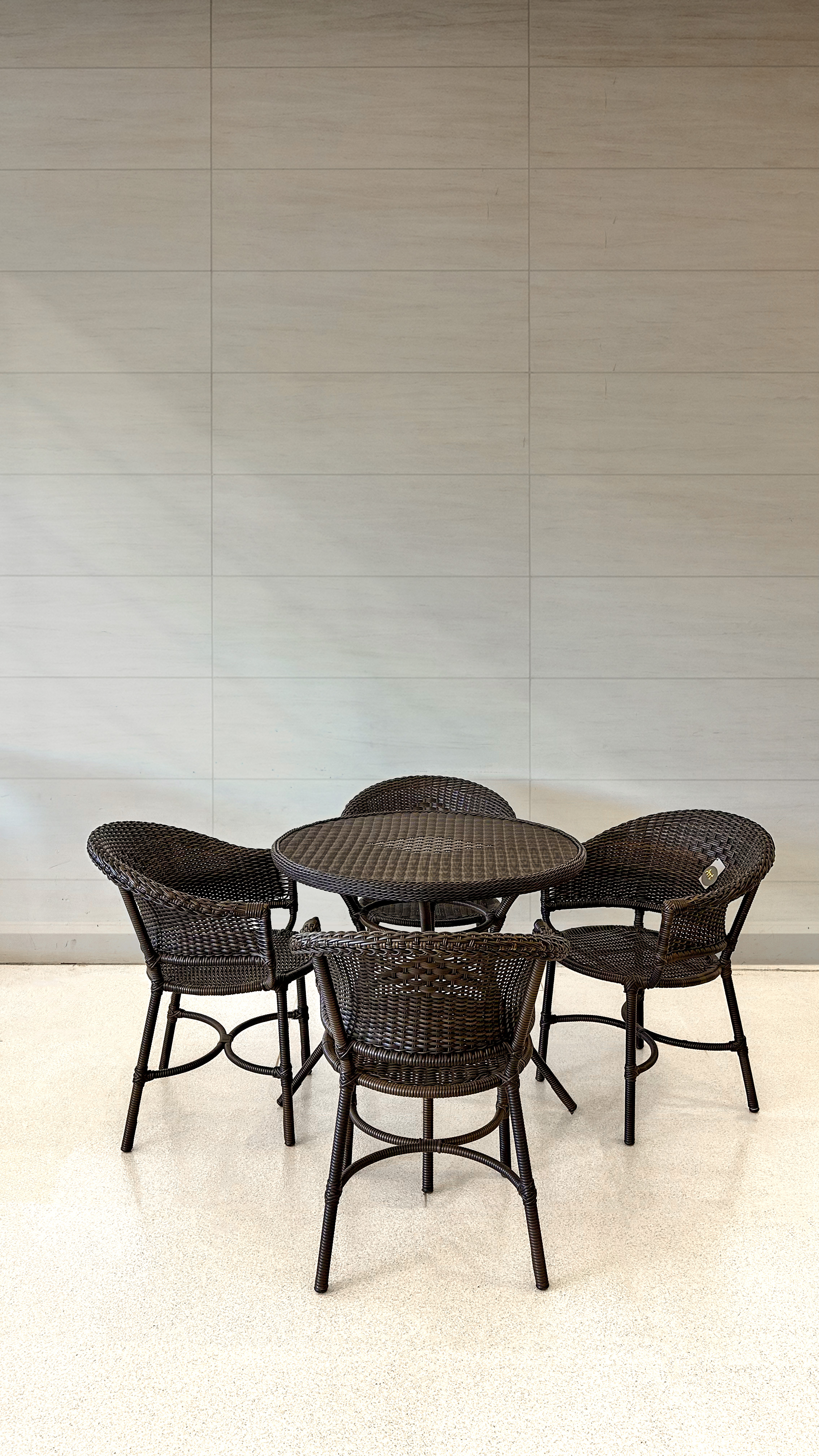 Conjunto Jantar Redondo Marrom