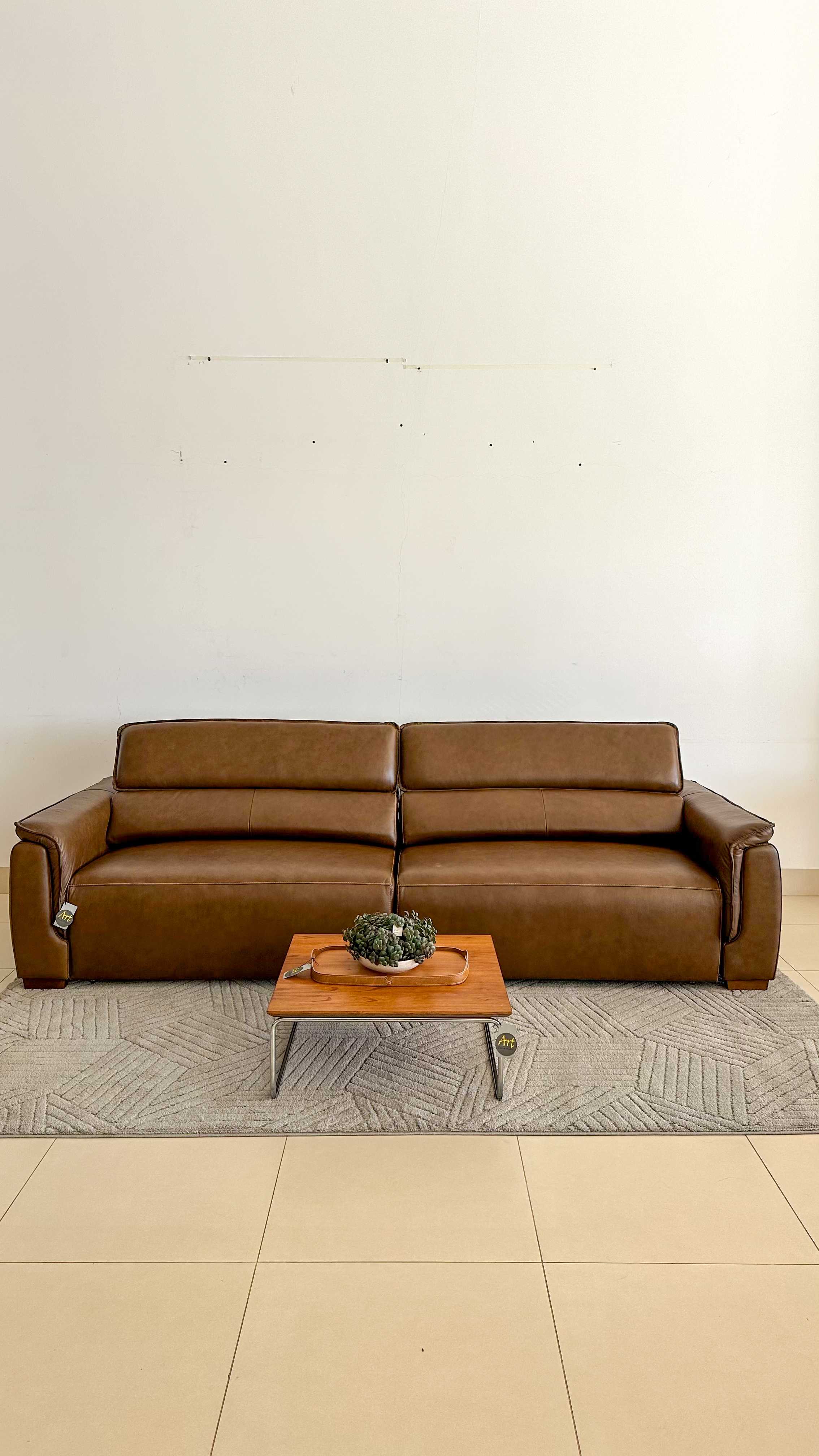 Sofá de Couro Retrátil e Reclinável